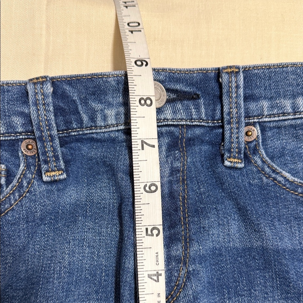 GAP 1969 Women's Medium Blue Frayed Hem Denim Cut Off Shorts, Size 26. - Picture 11 of 12